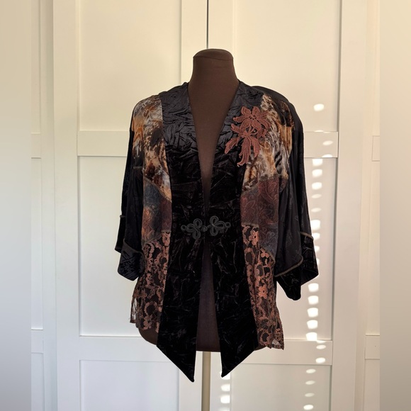 Spencer Alexis Open Front Burnout One Button Top - Picture 2 of 12